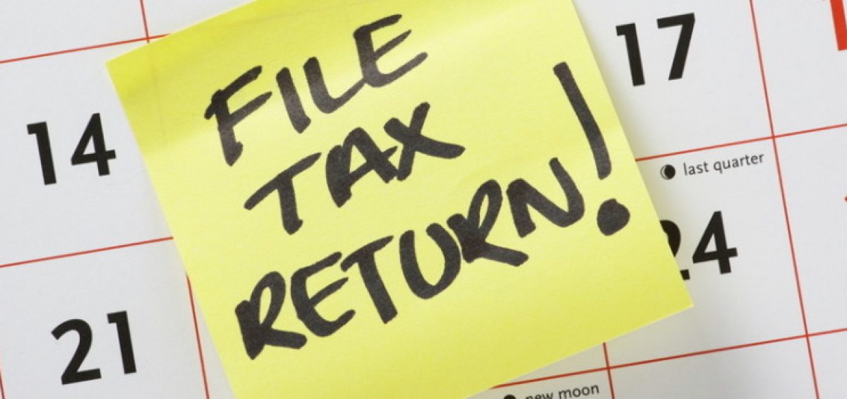 File Tax Return Post-it Note